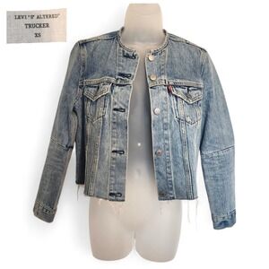 LEVI'S Altered Trucker Jacket Women's XS Blue Denim Collarless Raw Hem Crop